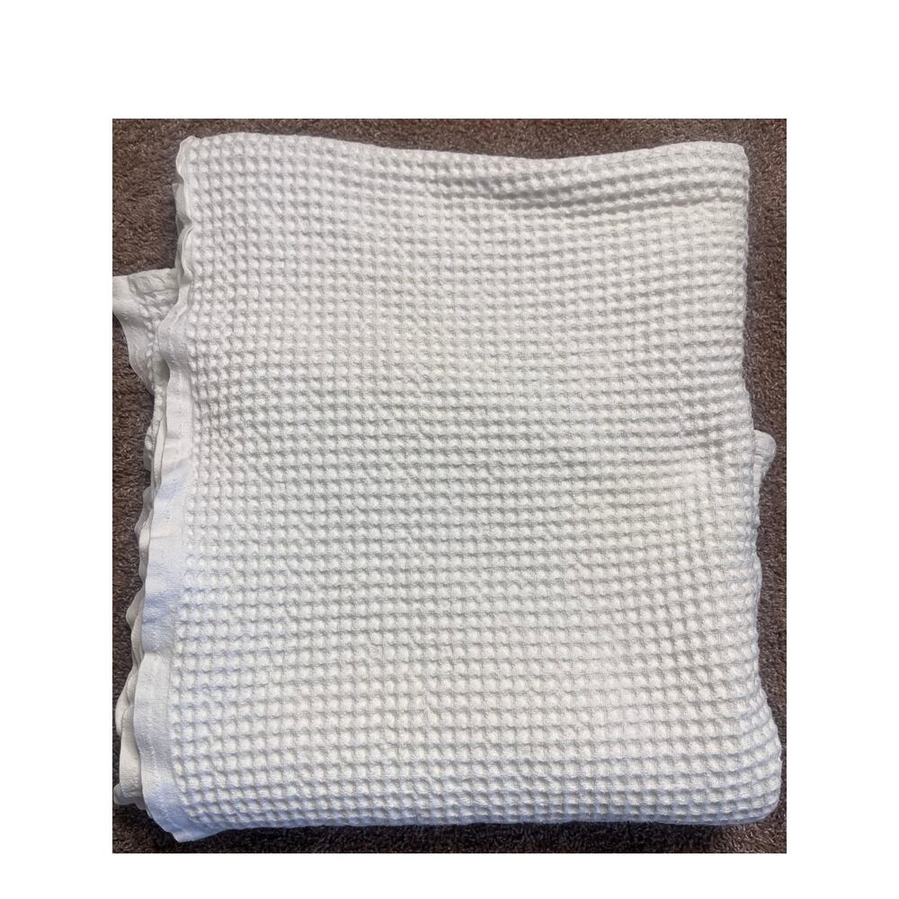 Elegant White Hotel Waffle Blanket - Large 80in x 90in
